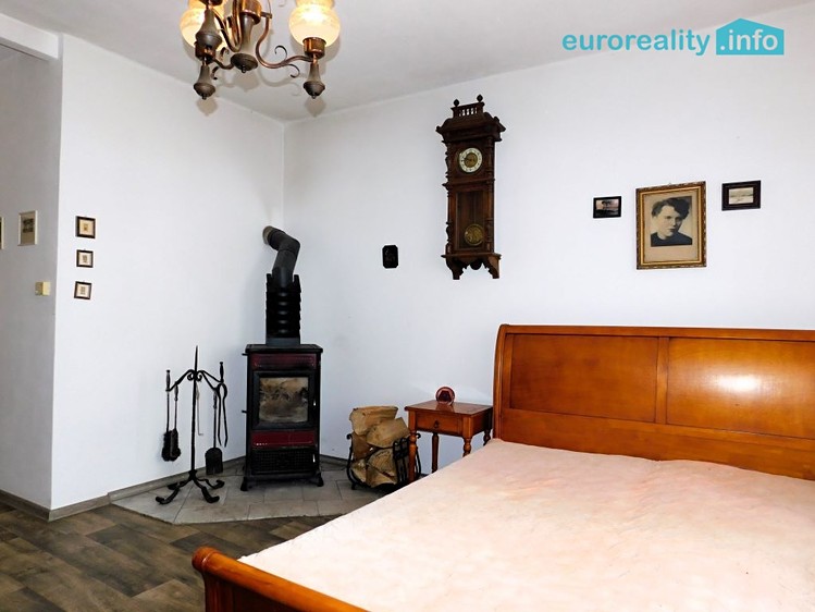 Prodej rodinného domu 150 m², pozemek 978 m² - foto 2