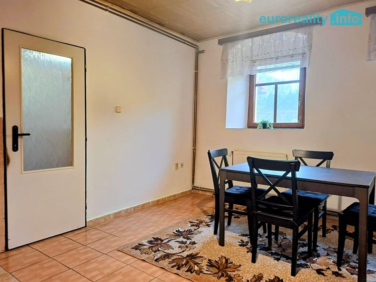 Prodej rodinného domu 150 m², pozemek 306 m² - foto 3