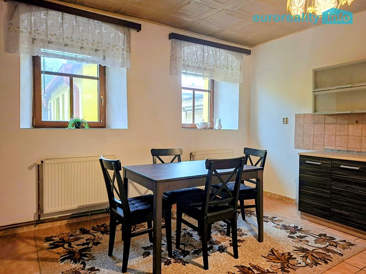 Prodej rodinného domu 150 m², pozemek 306 m² - foto 2