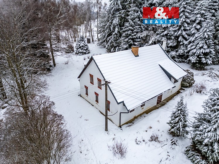 Prodej rodinného domu 152 m², pozemek 6 147 m² - foto 1