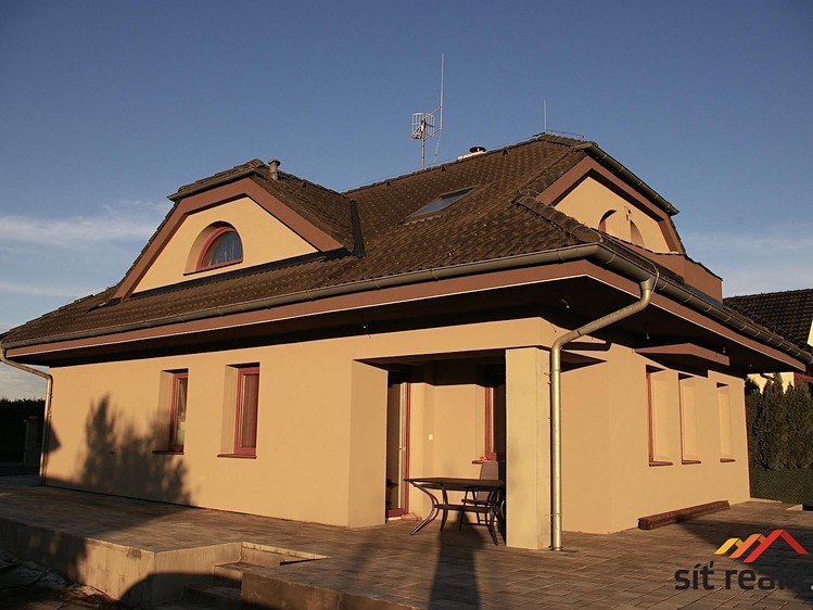 Prodej rodinného domu 165 m², pozemek 1 088 m² - foto 5
