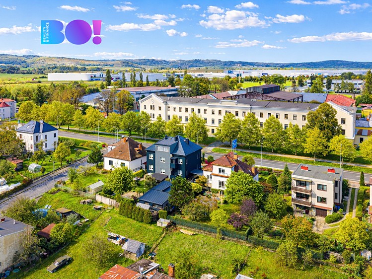 Prodej rodinného domu 277 m², pozemek 809 m² - foto 2