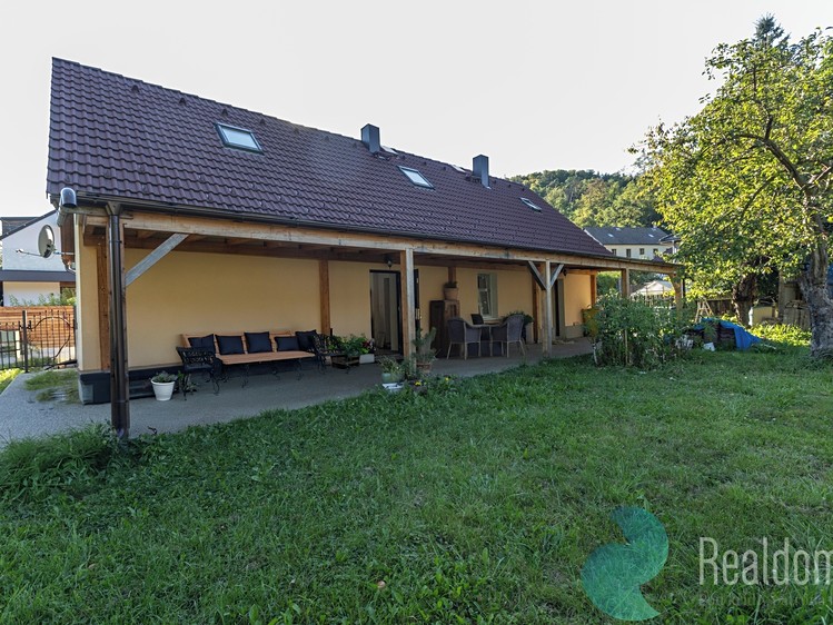 Prodej rodinného domu 143 m², pozemek 783 m² - foto 2