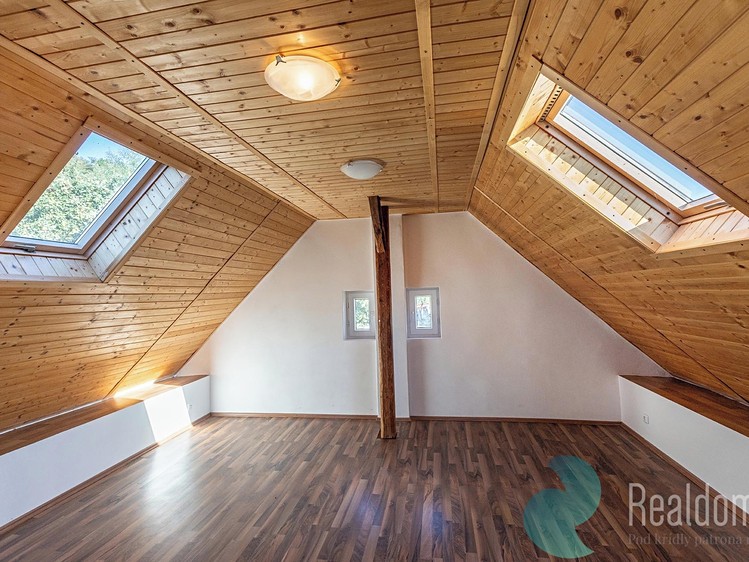 Prodej rodinného domu 143 m², pozemek 783 m² - foto 4