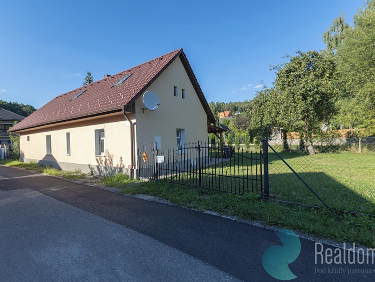 Prodej rodinného domu 143 m², pozemek 783 m² - foto 3