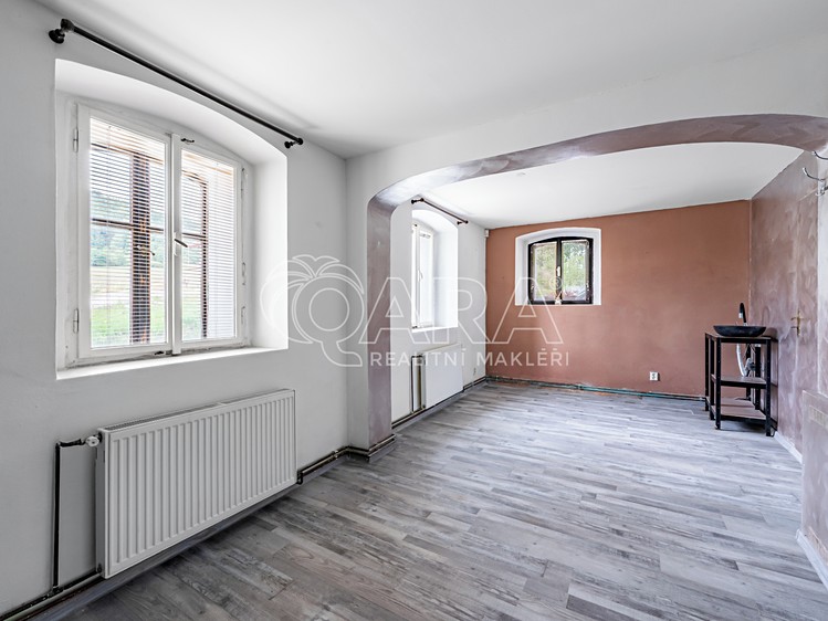 Prodej vícegeneračního domu 250 m², pozemek 1 451 m² - foto 7