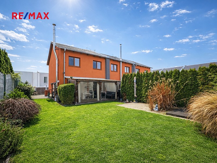 Prodej rodinného domu 102 m², pozemek 377 m² - foto 1