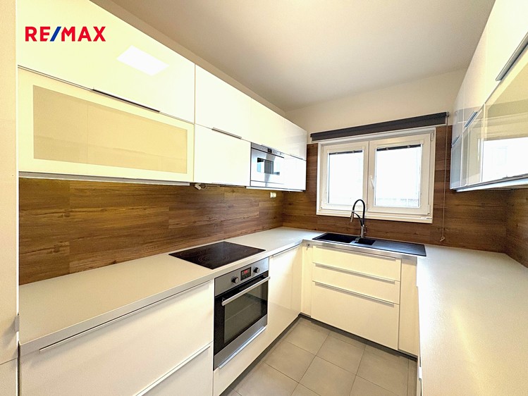 Prodej rodinného domu 102 m², pozemek 377 m² - foto 7