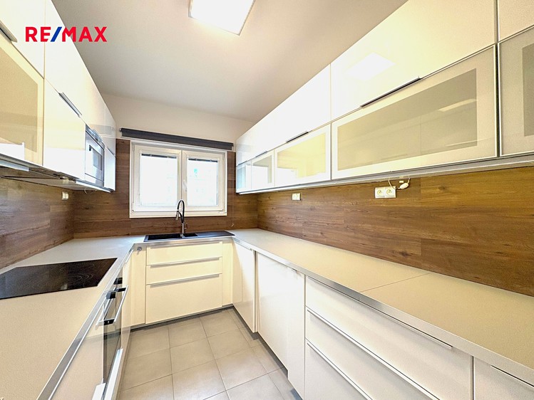 Prodej rodinného domu 102 m², pozemek 377 m² - foto 6