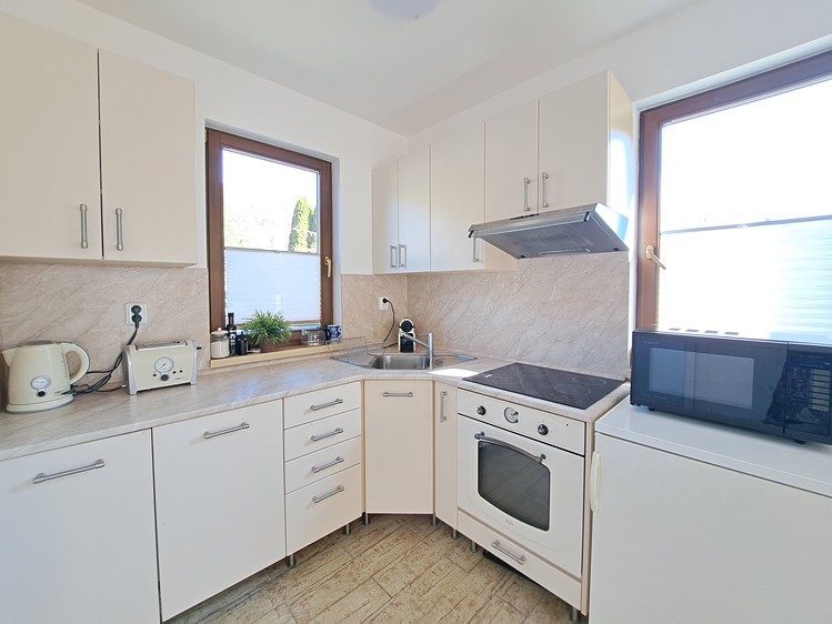 Prodej rodinného domu 140 m², pozemek 310 m² - foto 8