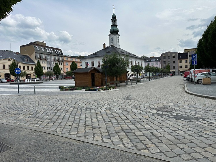 Prodej  rodinného domu 750 m², pozemek 433 m² - foto 4