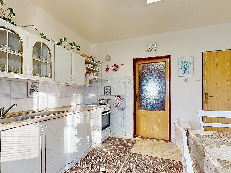 Prodej  rodinného domu 177 m², pozemek 1 568 m² - foto 8