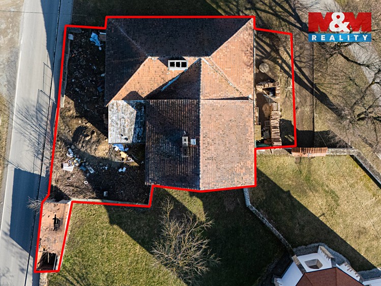 Prodej rodinného domu 323 m², pozemek 641 m² - foto 2