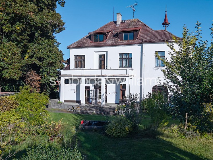 Prodej rodinného domu 341 m², pozemek 2 310 m² - foto 1