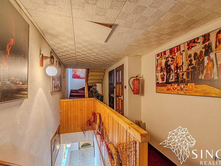Prodej  rodinného domu 212 m², pozemek 1 270 m² - foto 8
