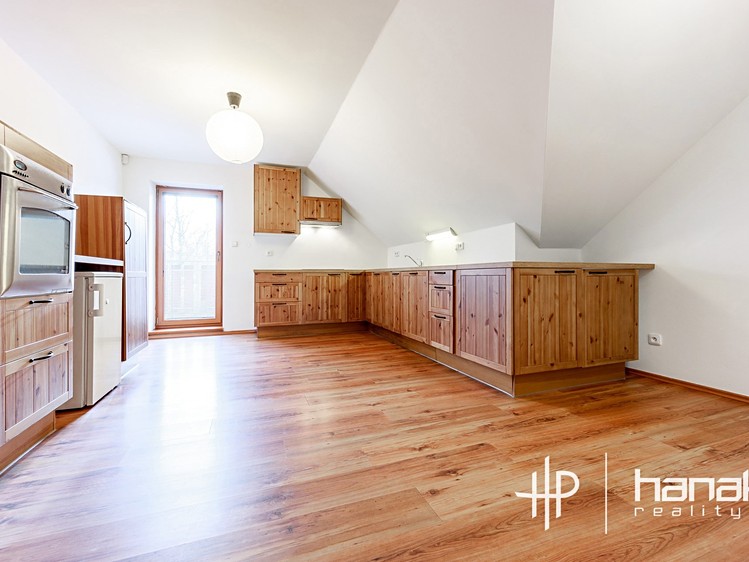 Prodej rodinného domu 259 m², pozemek 2 016 m² - foto 3