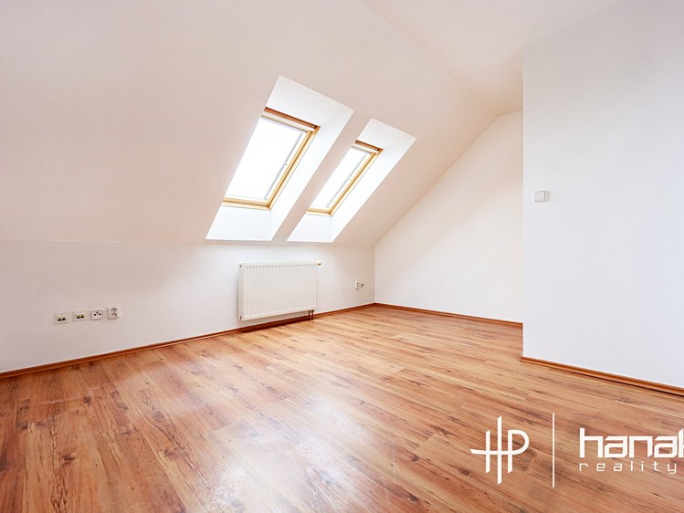 Prodej rodinného domu 259 m², pozemek 2 016 m² - foto 7