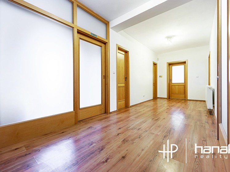 Prodej rodinného domu 259 m², pozemek 2 016 m² - foto 6