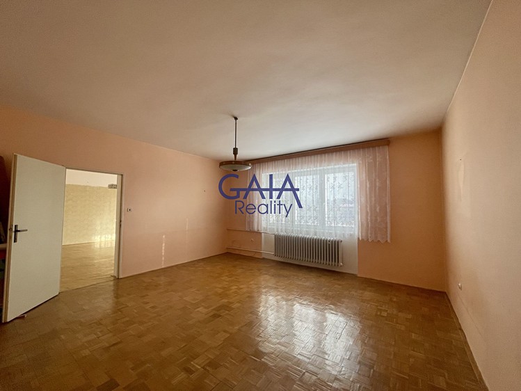 Prodej rodinného domu 230 m², pozemek 1 033 m² - foto 6