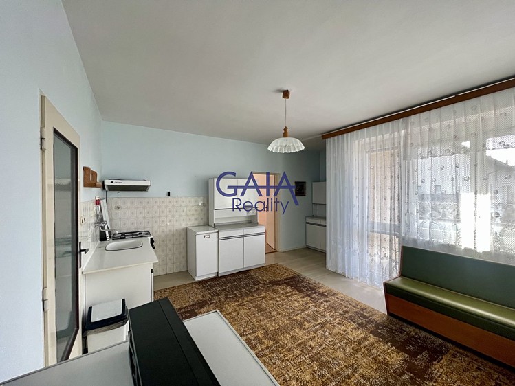 Prodej rodinného domu 230 m², pozemek 1 033 m² - foto 8