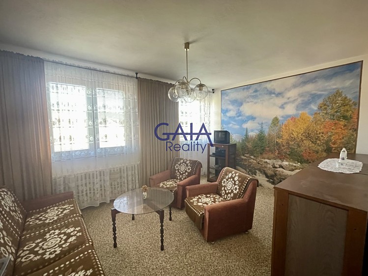 Prodej rodinného domu 356 m², pozemek 421 m² - foto 3