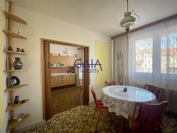 Prodej rodinného domu 356 m², pozemek 421 m² - foto 6