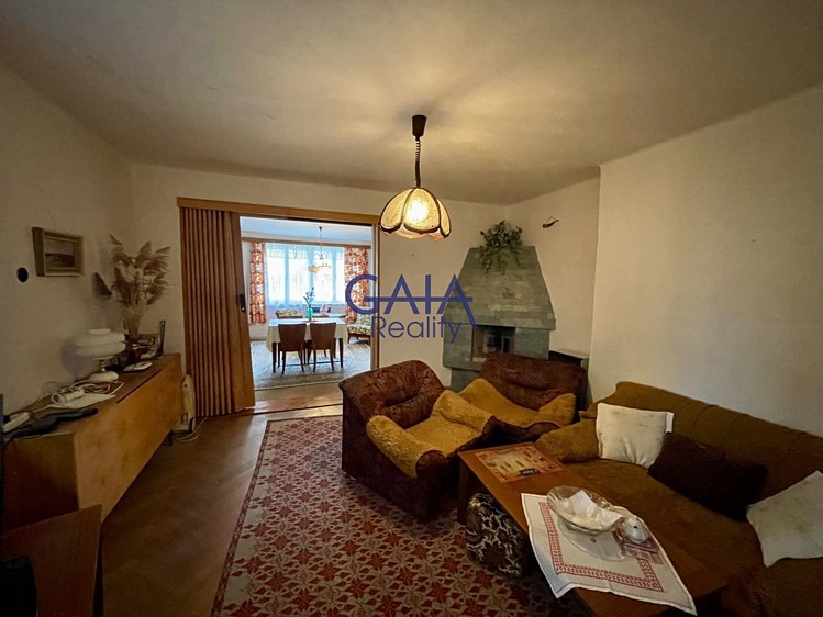 Prodej rodinného domu 176 m², pozemek 785 m² - foto 2