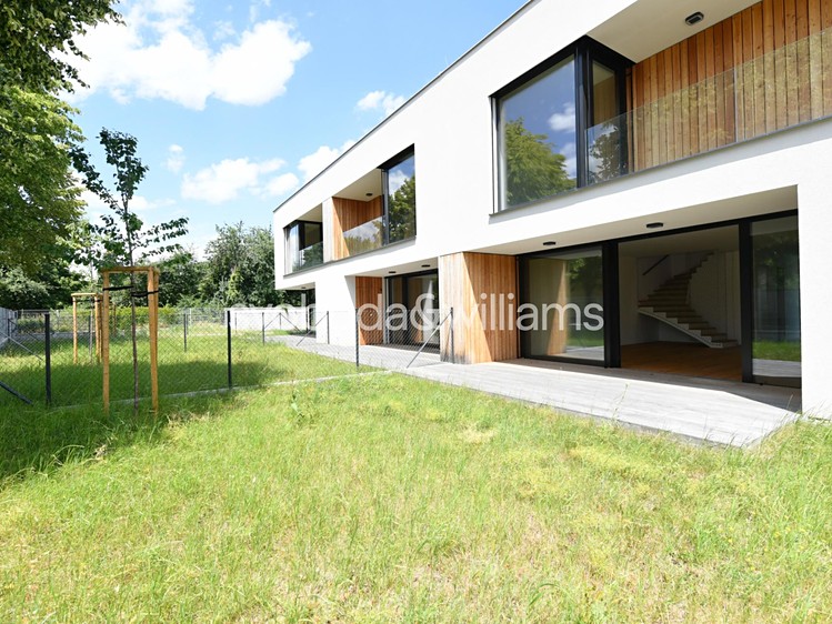 Prodej rodinného domu 184 m², pozemek 232 m² - foto 1