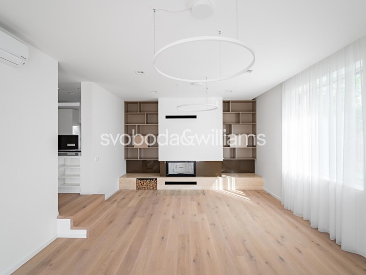 Prodej vily 291 m², pozemek 739 m² - foto 5