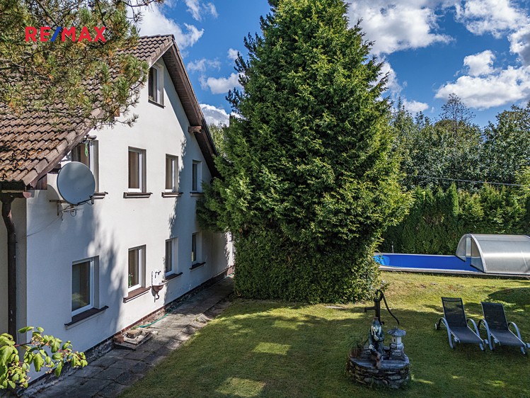 Prodej rodinného domu 280 m², pozemek 16 338 m² - foto 4