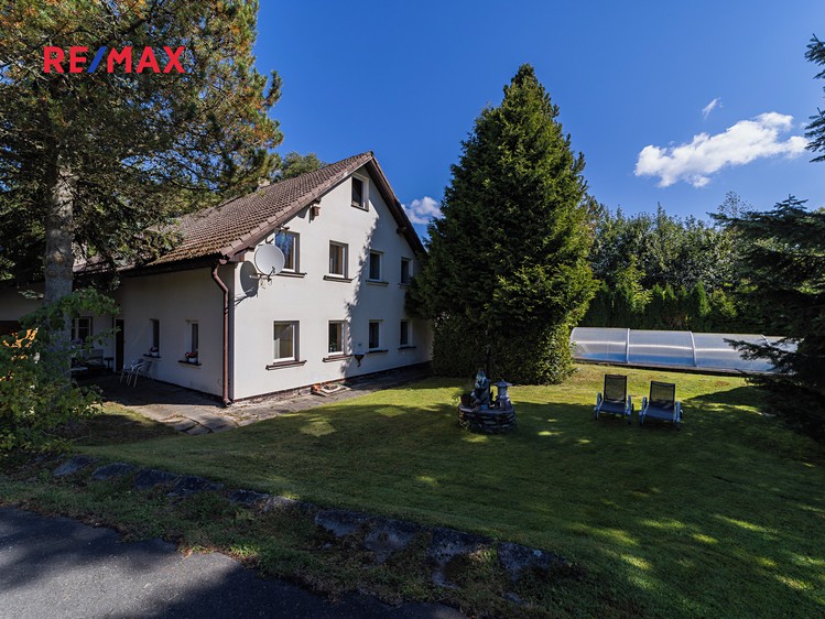 Prodej rodinného domu 280 m², pozemek 16 338 m² - foto 5