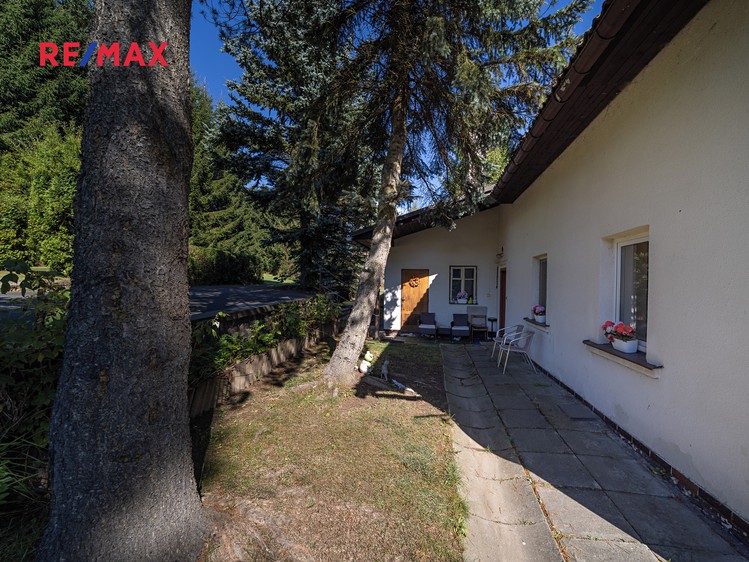 Prodej rodinného domu 280 m², pozemek 16 338 m² - foto 6