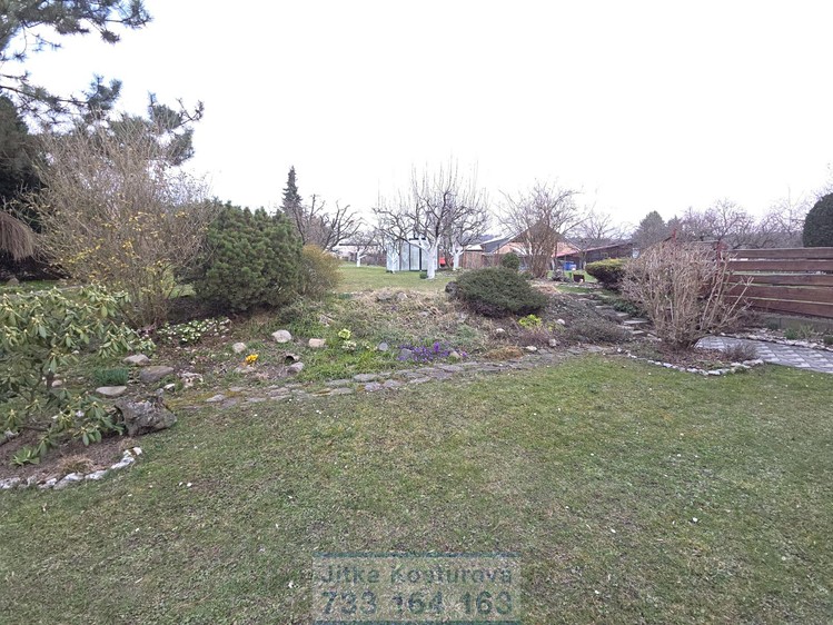 Prodej rodinného domu 160 m², pozemek 1 225 m² - foto 3