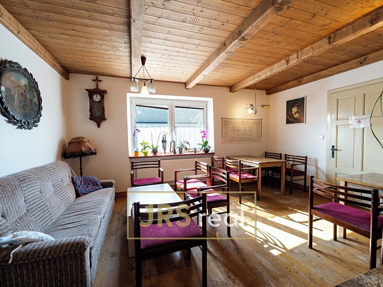 Prodej rodinného domu 240 m², pozemek 1 034 m² - foto 8