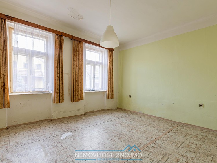 Prodej rodinného domu 284 m², pozemek 1 670 m² - foto 5