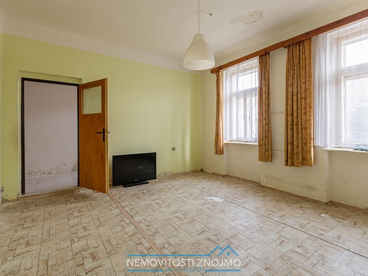 Prodej rodinného domu 284 m², pozemek 1 670 m² - foto 6