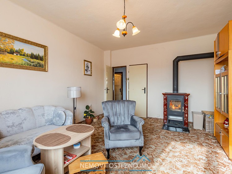 Prodej rodinného domu 240 m², pozemek 558 m² - foto 4
