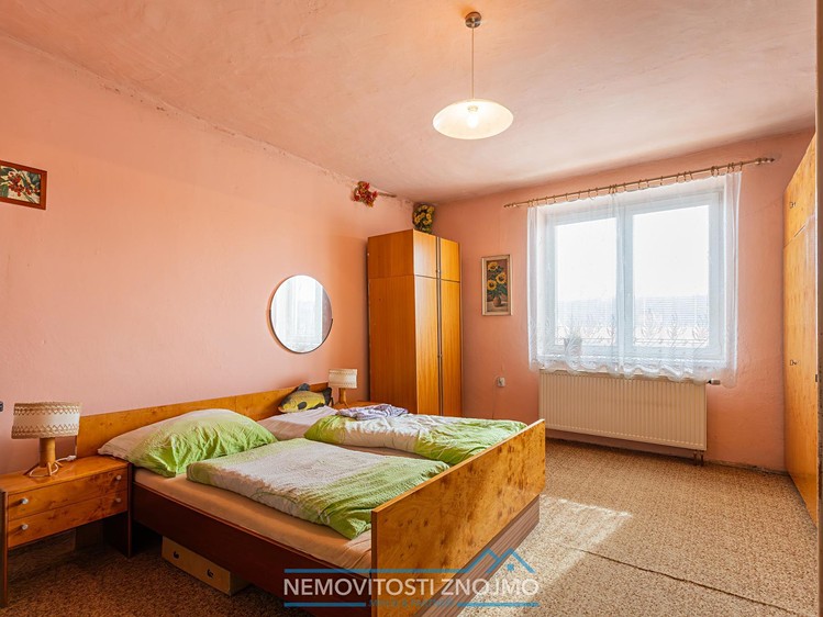 Prodej rodinného domu 240 m², pozemek 558 m² - foto 6