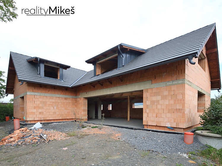 Prodej rodinného domu 252 m², pozemek 1 445 m² - foto 6