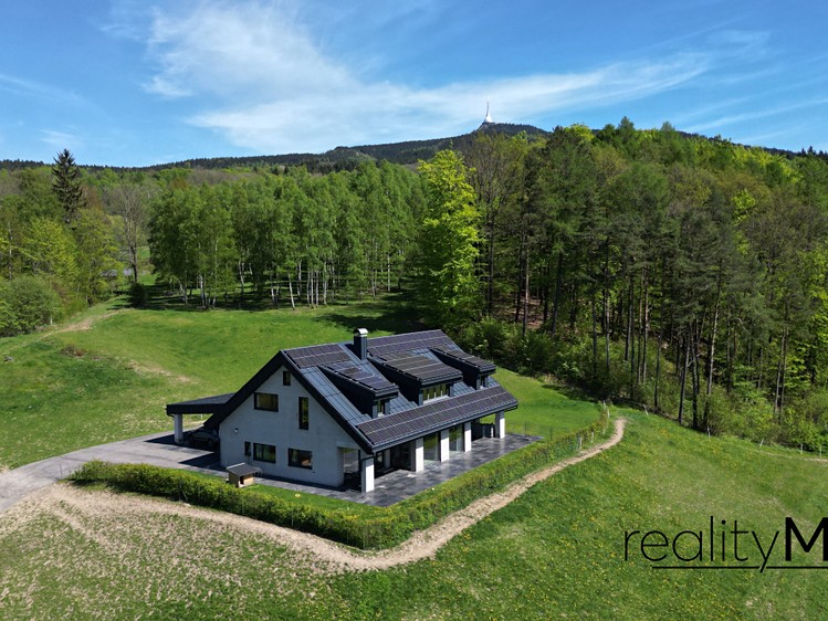 Prodej rodinného domu 470 m², pozemek 107 000 m² - foto 1