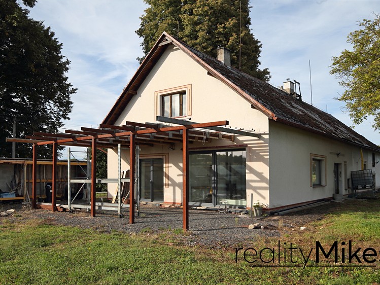 Prodej rodinného domu 193 m², pozemek 2 169 m² - foto 1