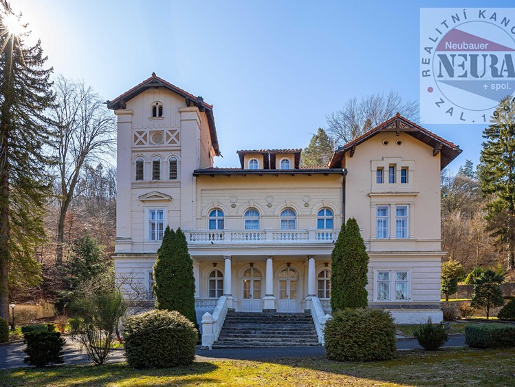 Prodej vily 657 m², pozemek 3 633 m² - foto 1