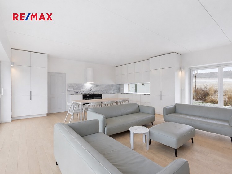 Prodej rodinného domu 177 m², pozemek 1 211 m² - foto 5