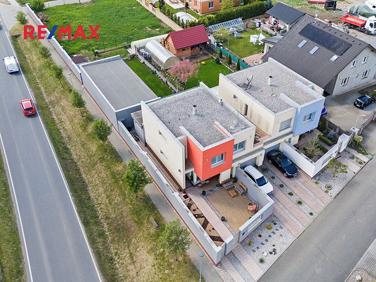 Prodej rodinného domu 265 m², pozemek 701 m² - foto 6