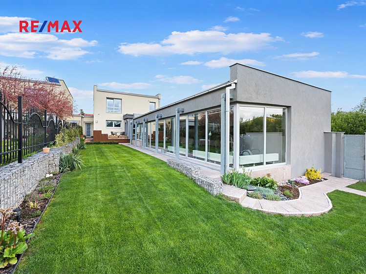 Prodej rodinného domu 265 m², pozemek 701 m² - foto 5