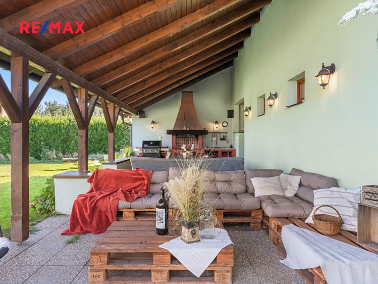 Prodej rodinného domu 128 m², pozemek 945 m² - foto 3