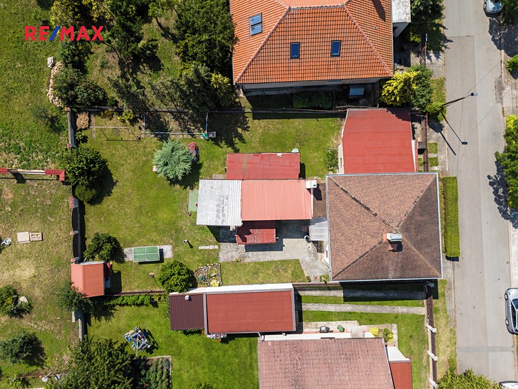 Prodej vícegeneračního domu 150 m², pozemek 700 m² - foto 2