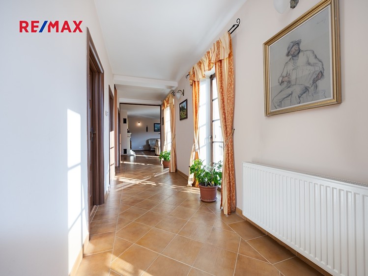 Prodej rodinného domu 350 m², pozemek 3 497 m² - foto 3