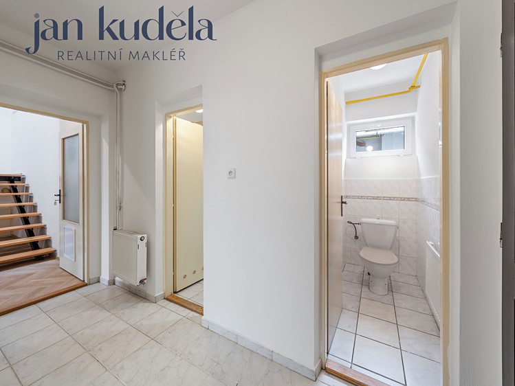 Pronájem rodinného domu 106 m², pozemek 440 m² - foto 4