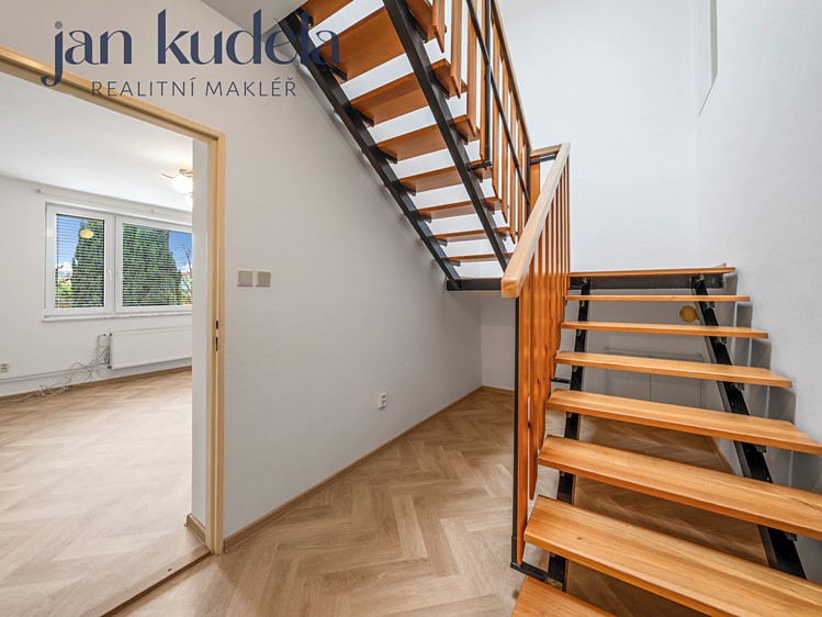 Pronájem rodinného domu 106 m², pozemek 440 m² - foto 7